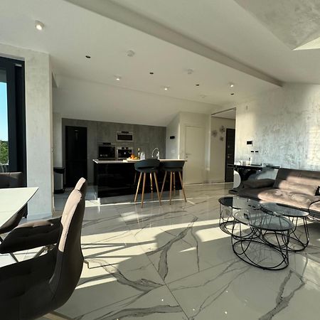 Seaview Apartment Funtana Bagian luar foto