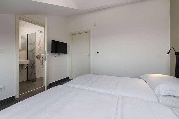 Seaview Apartment Funtana Bagian luar foto