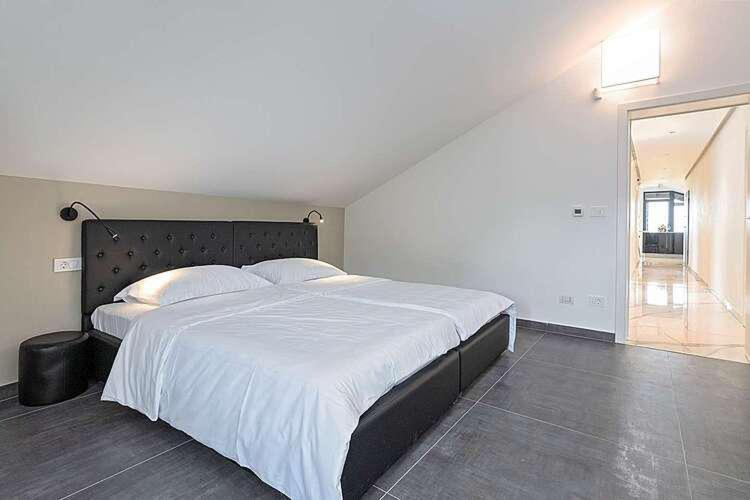 Seaview Apartment Funtana Bagian luar foto