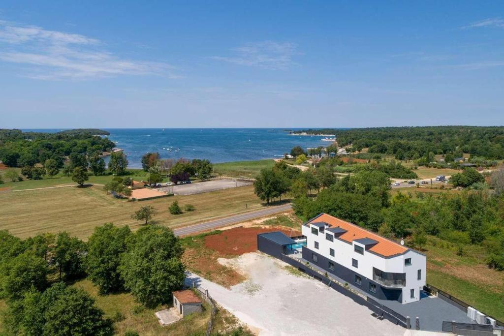 Seaview Apartment Funtana Bagian luar foto