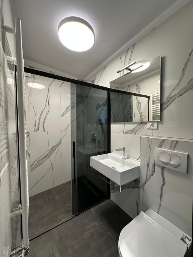 Seaview Apartment Funtana Bagian luar foto
