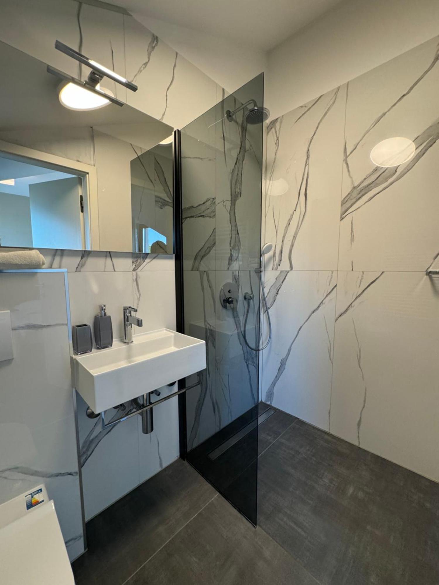 Seaview Apartment Funtana Bagian luar foto