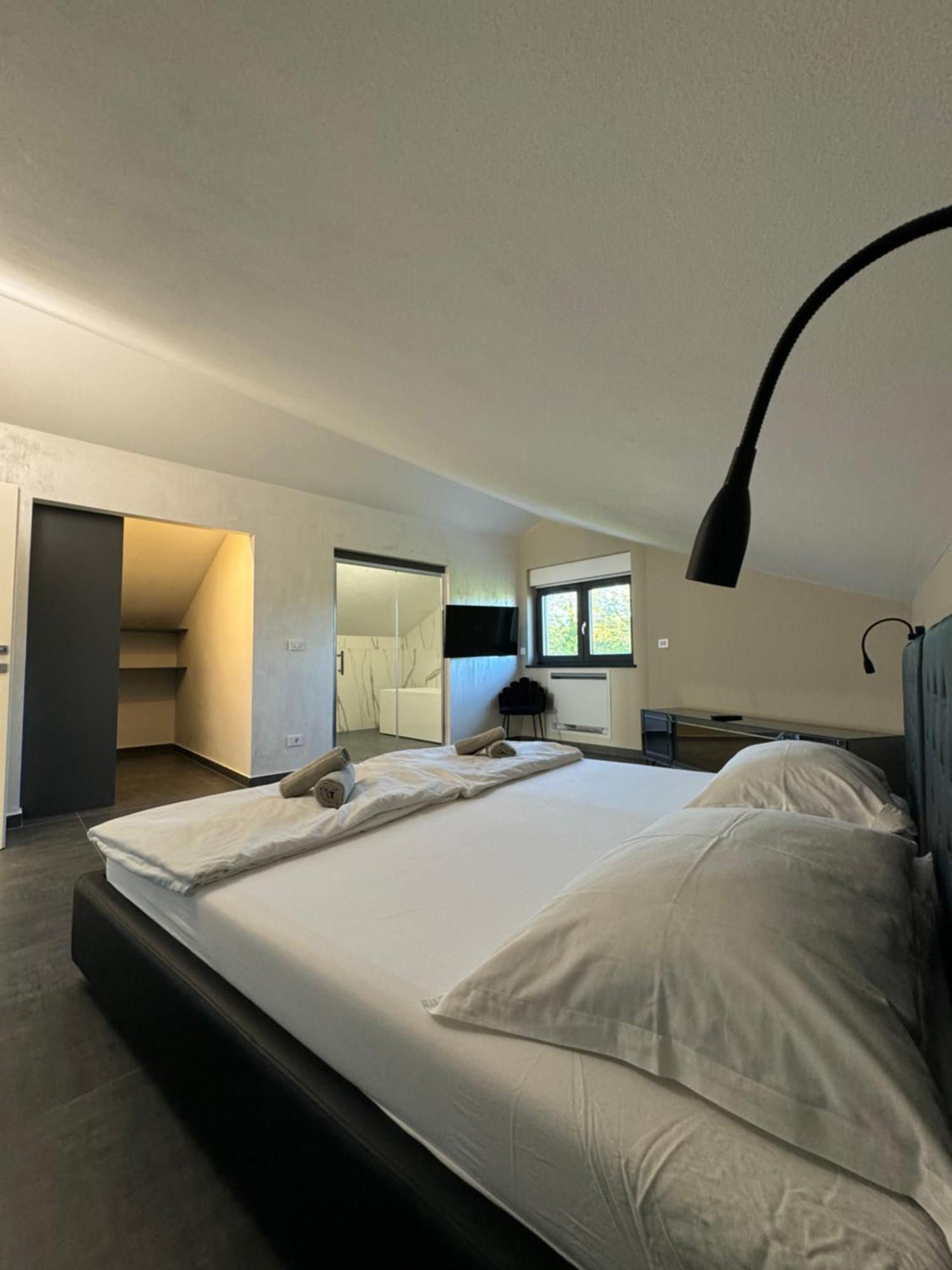 Seaview Apartment Funtana Bagian luar foto